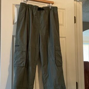 Columbia Men's Olive Cargo Pants